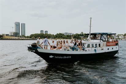 Privāts brauciens ar motorjahtu