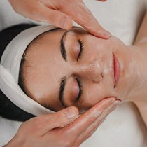 60 minūšu manuālā sejas modelēšana “Masāžu Fabrikā”