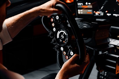 VASARAS PIEDĀVĀJUMS | Autosacīkšu simulātors ar VR brillēm „VR Gaming”