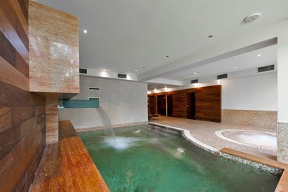 Nakšņošana un vakariņas ar desertu viesnīcā "Belvilis"