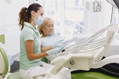 Profesionāla zobārstniecības konsultācija ar 3D rentgenu “Dental Medical” klīnikā