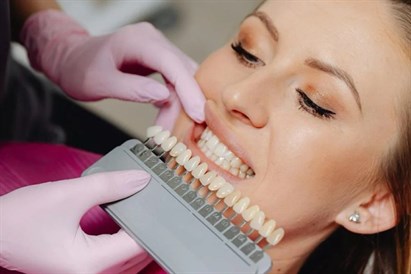 “Perfect Smile Duo” – profesionāla zobu higiēna un balināšana ar “Philips Zoom”