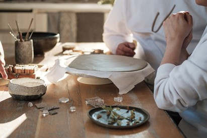 “Laima Ceramics” meistarklase – Eleganti dizaina šķīvji