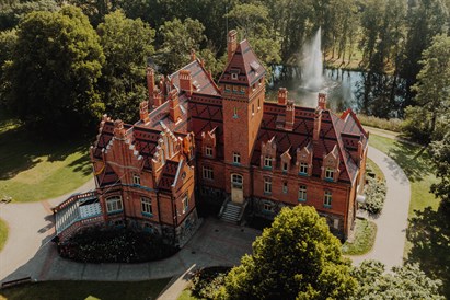 Izlaušanās istaba „Zaļā meža melnie stāsti” Jaunmoku pilī