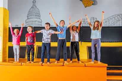 Vasaras dienas nometne bērniem “Jump Space” batutu parkā Krasta ielā 