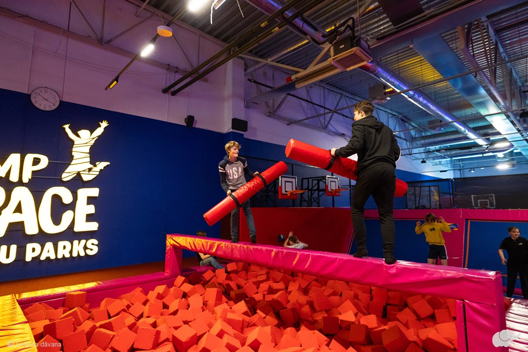 “Jump Space” pilnas dienas izklaide 2 personām