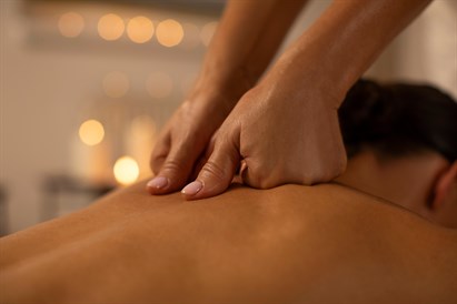 Relaksējoša muguras un roku masāža Jelgavā