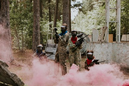 Aizraujoša soft peintbola spēle no “GUNSnLASERS”
