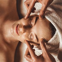 Pēc atvaļinājuma – Atsvaidzinoša 3 etapu sejas procedūra Vecrīgā