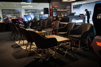 VASARAS PIEDĀVĀJUMS | Autosacīkšu simulātors ar VR brillēm „VR Gaming”