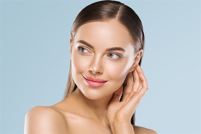 Liftinga procedūra mirdzošai ādai