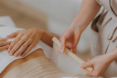 Trīs vienā – skaistuma rituāls ķermenim un sejai ar endosfēru, AROSHA ietīšanu un Dermadrop TDA