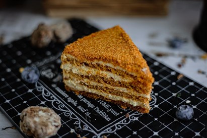 Medus kūka no "Madam Brioš” (1+1)