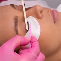 Skropstu laminēšana un krāsošana salonā “LUMIDERMA”