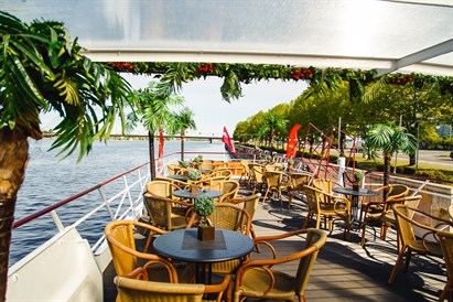 Rīgas panorāmas reiss diviem ar kuģīti "Vecrīga"