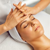 Hiromasāža ar sejas liftinga efektu