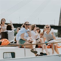 Privāts brauciens ar motorjahtu