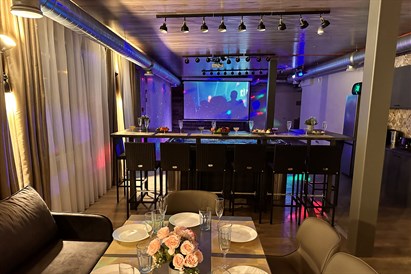 Baseins un ekskluzīva kino nakts 4 personām “Skyhouse SPA Cinema”