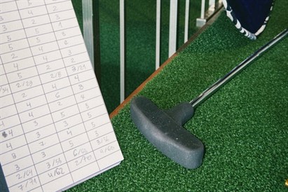 Romantisks randiņš diviem – 18 bedrīšu minigolfs “Swings Golf” Rīgā