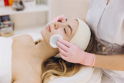 Sejas ādas diagnostika un ekspress procedūra palutināšanai