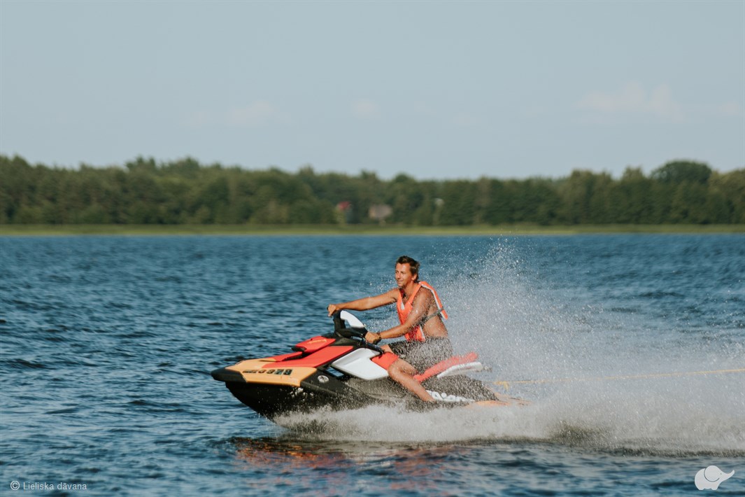 10 minūšu brauciens ar ūdens motociklu Rīgā
