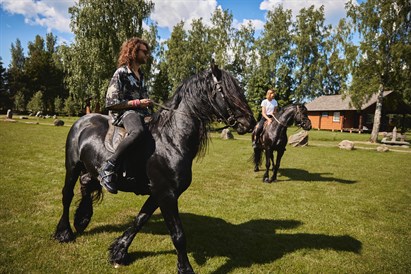 “Kalniaus Sodyba” dāvanu karte – Unikāla dabas atpūta Lietuvā 