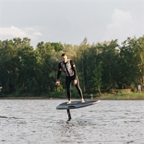 Brauciens ar eFoil dēli Rīgā