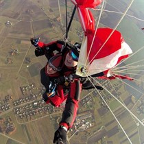 Tandēma lēciens ar izpletni + video    