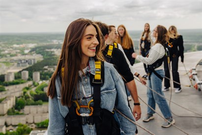 Pastaiga pa Viļņas TV torņa malu 170 m augstumā