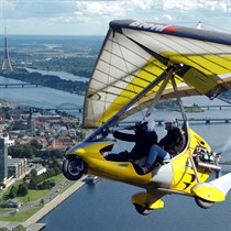 Neaizmirstams lidojums Rīgas debesīs ar deltaplānu "TANARG"