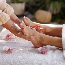 Garra Rufa zivtiņu SPA un pēdu masāža diviem "Elizabetes SPA" salonā