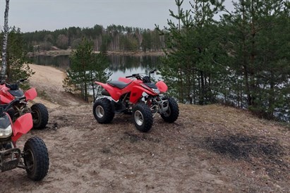 Apmācības braukšanā ar krosa motociklu vai kvadraciklu