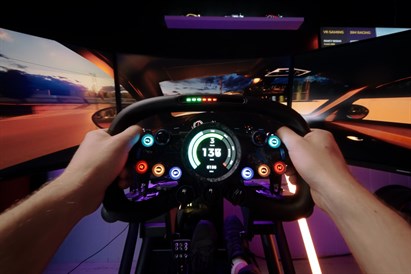 VASARAS PIEDĀVĀJUMS | Autosacīkšu simulātors ar VR brillēm „VR Gaming”