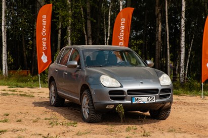 Izjūti pilno PORSCHE jaudu bezceļu trasē