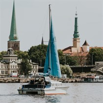 Kruīzs „Jūras vārti“ ar buru katamarānu