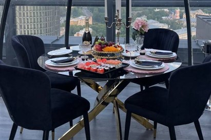 “Skyhouse Igloo” maltīte kompānijai līdz 6 personām Filozofu Rezidences 23. stāvā