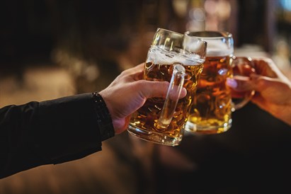 Jautra atpūta “Rundāles ūdensdzirnavās” 4 personām ar alus degustēšanu ezera krastā un braucienu katamarānā