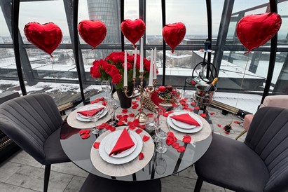 Randiņš diviem Filozofu Rezidences 23. stāvā