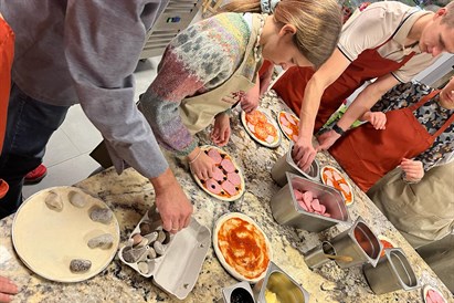 “Makss un Morics” picu gatavošanas meistarklase (ar mīklas bumbu taisīšanu)