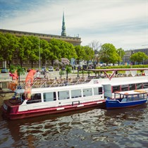 Rīgas panorāmas reiss diviem ar kuģīti "Vecrīga"