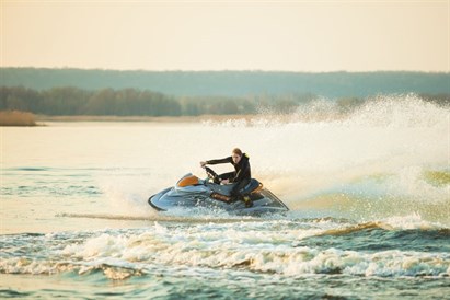 Dāvanu karte izbraucienam ar ūdens motociklu Ikšķilē
