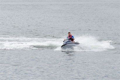 Dāvanu karte izbraucienam ar ūdens motociklu Ikšķilē