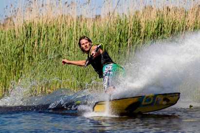 Veikbords aiz trošu sistēmas Jūrmalā