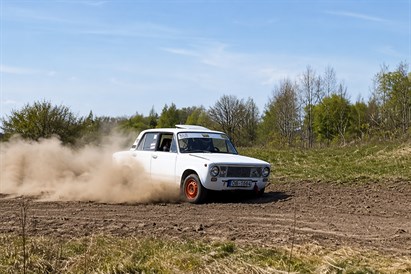 Rallija Žigulim pie stūres – ekstrēms brauciens trasē pie Kandavas!
