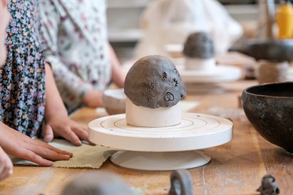 Keramikas meistarklase ģimenei “Laima Ceramics” studijā