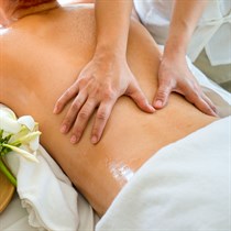 Relaksējoša masāža mugurai, galvai, rokām un pēdām