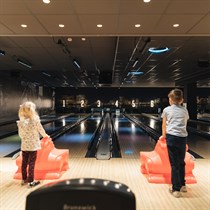 Boulinga un garšu ballīte bērniem ar vakariņām “O’Learys” restorānā