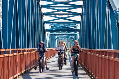 Brauciens ar elektrovelosipēdu Carnikavā