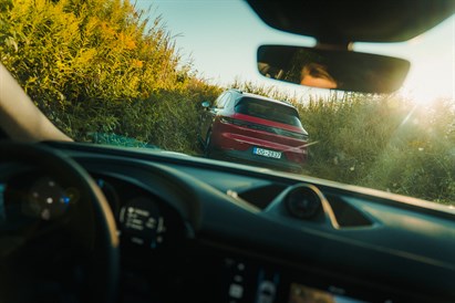 Porsche bezceļu piedzīvojuma brauciens