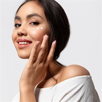 “Mirdzošas acis” – RF liftinga un biomehaniskās stimulācijas procedūra 